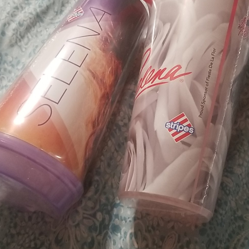 Set of 2 Selena Cups from Stripes - Picture 3 of 3